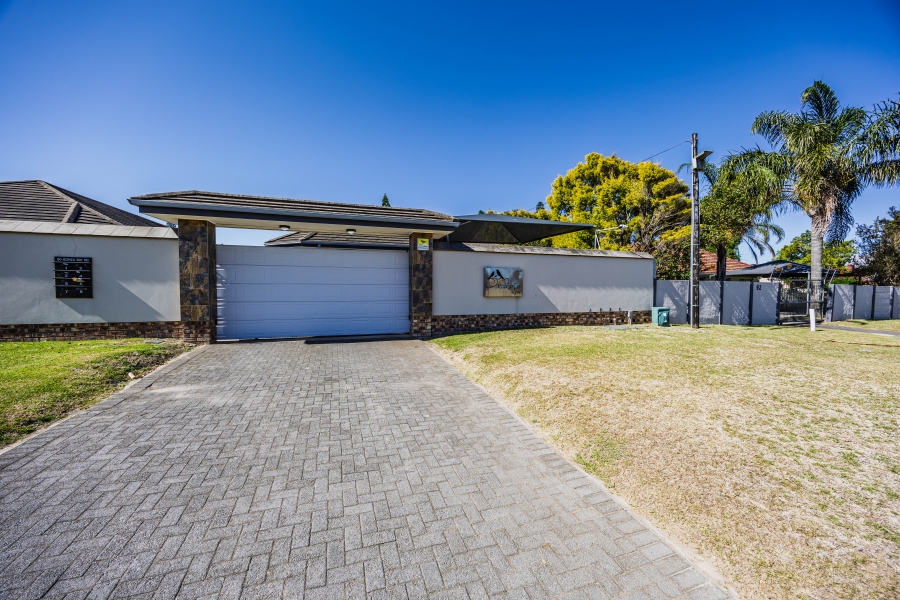 2 Bedroom Property for Sale in Beacon Bay Eastern Cape